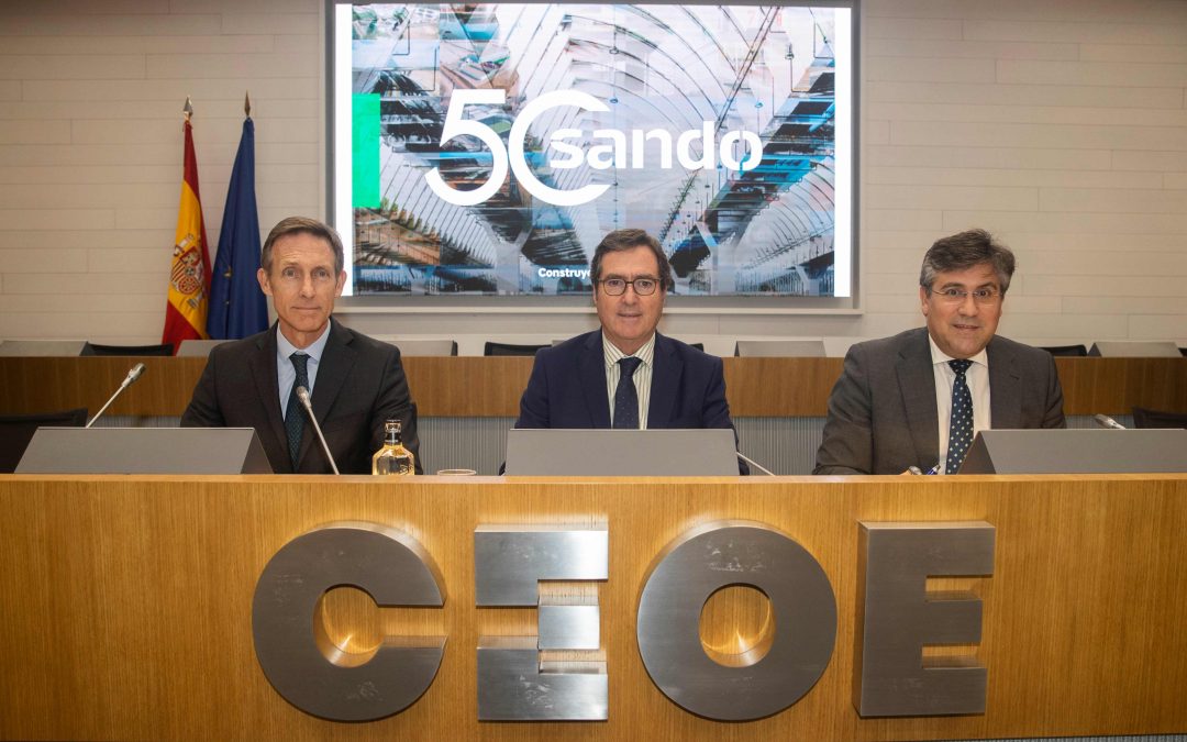 Luis Sánchez Manzano, presidente ejecutivo de Sando presenta en la sede de CEOE el libro Sando, 50 años construyendo futuro